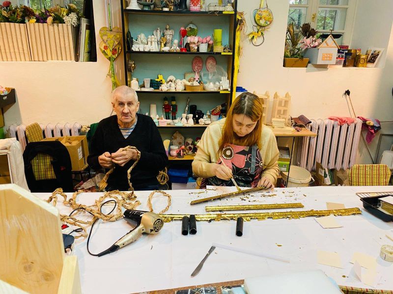 w pracowni rzemiosł różnych