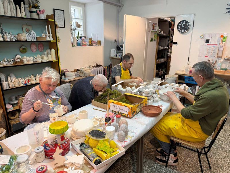 mieszkańcy w pracowni